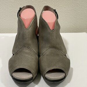 DANSKO "Vanda" Wedge Sandal Peep Toe Texture Distressed Leather Taupe Woman 11.5
